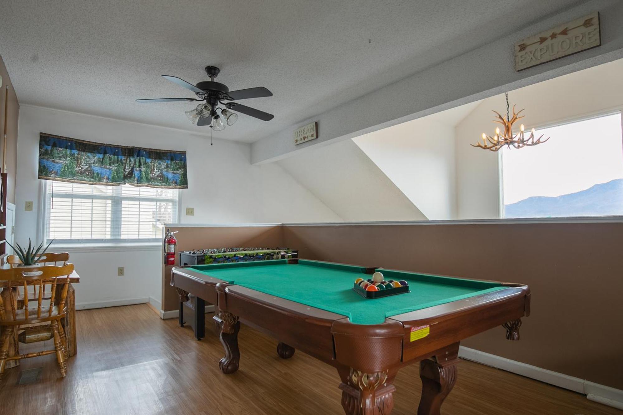 Heavenly View - Bear Themed Cabin, Hottub, Dog-Friendly, Near Gatlinburg Bagian luar foto