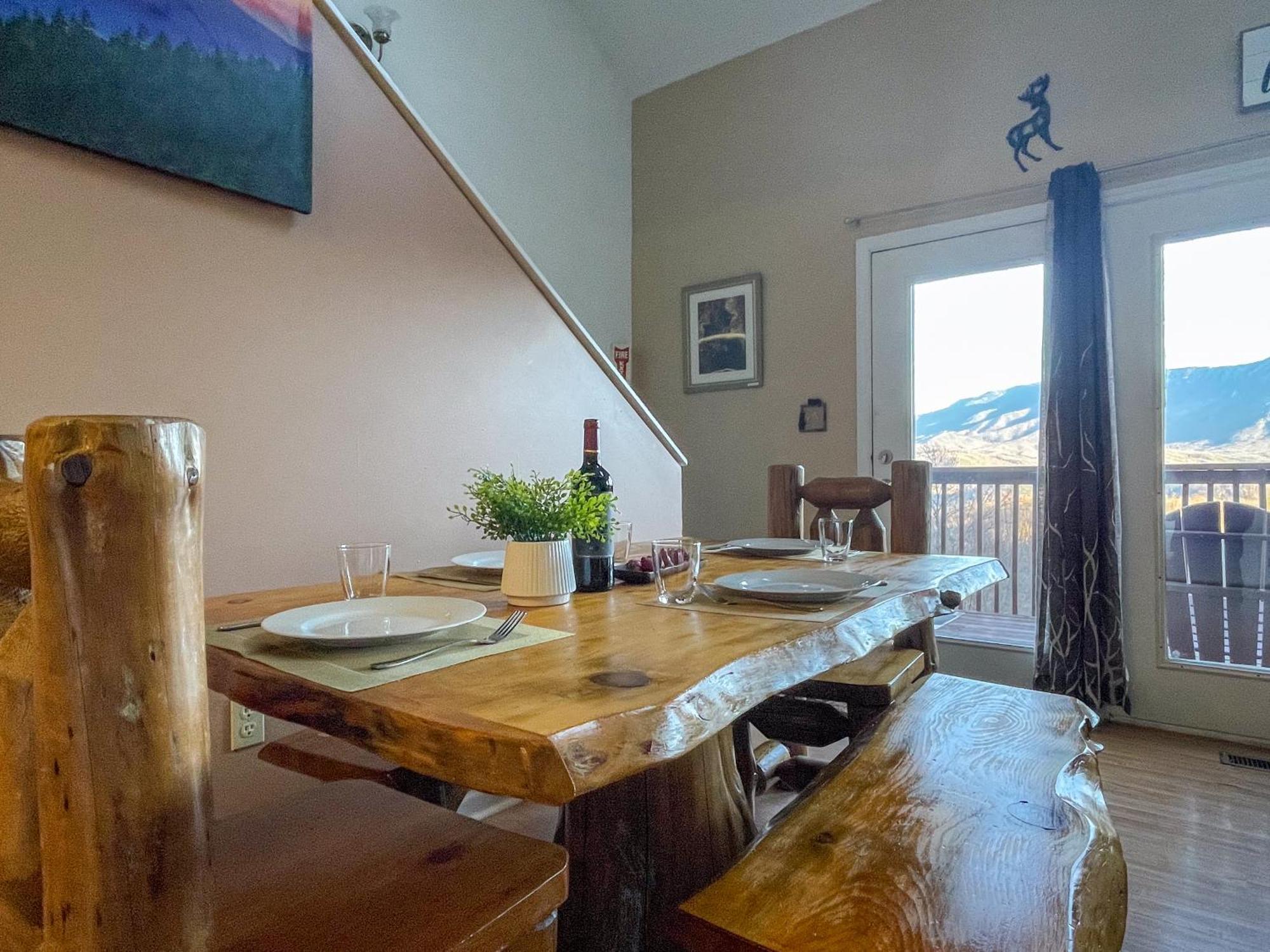 Heavenly View - Bear Themed Cabin, Hottub, Dog-Friendly, Near Gatlinburg Bagian luar foto