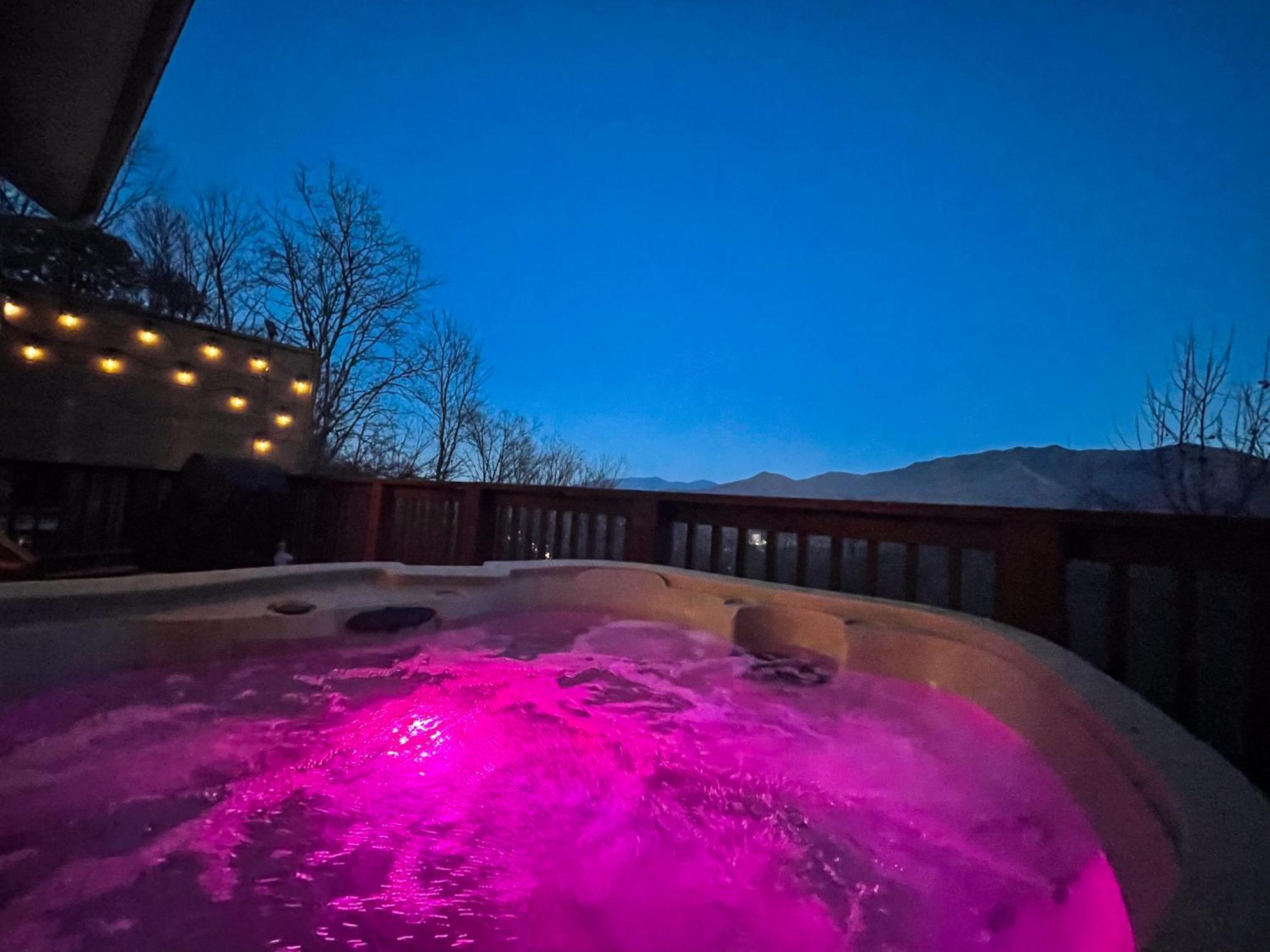 Heavenly View - Bear Themed Cabin, Hottub, Dog-Friendly, Near Gatlinburg Bagian luar foto