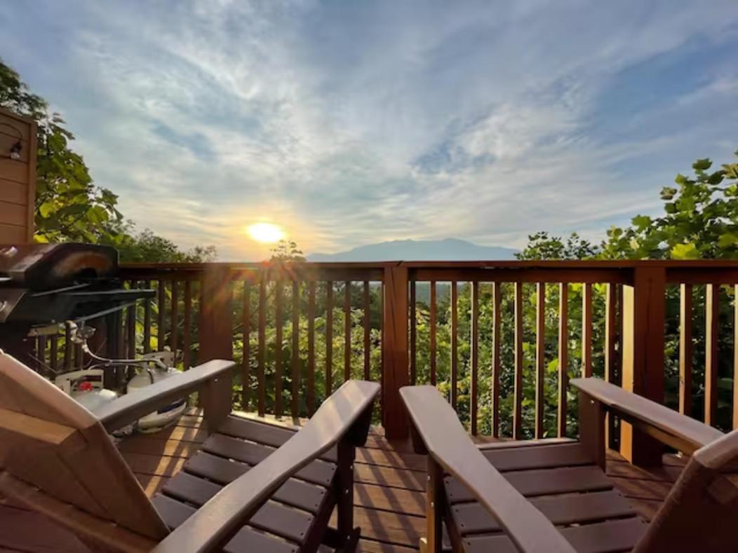 Heavenly View - Bear Themed Cabin, Hottub, Dog-Friendly, Near Gatlinburg Bagian luar foto