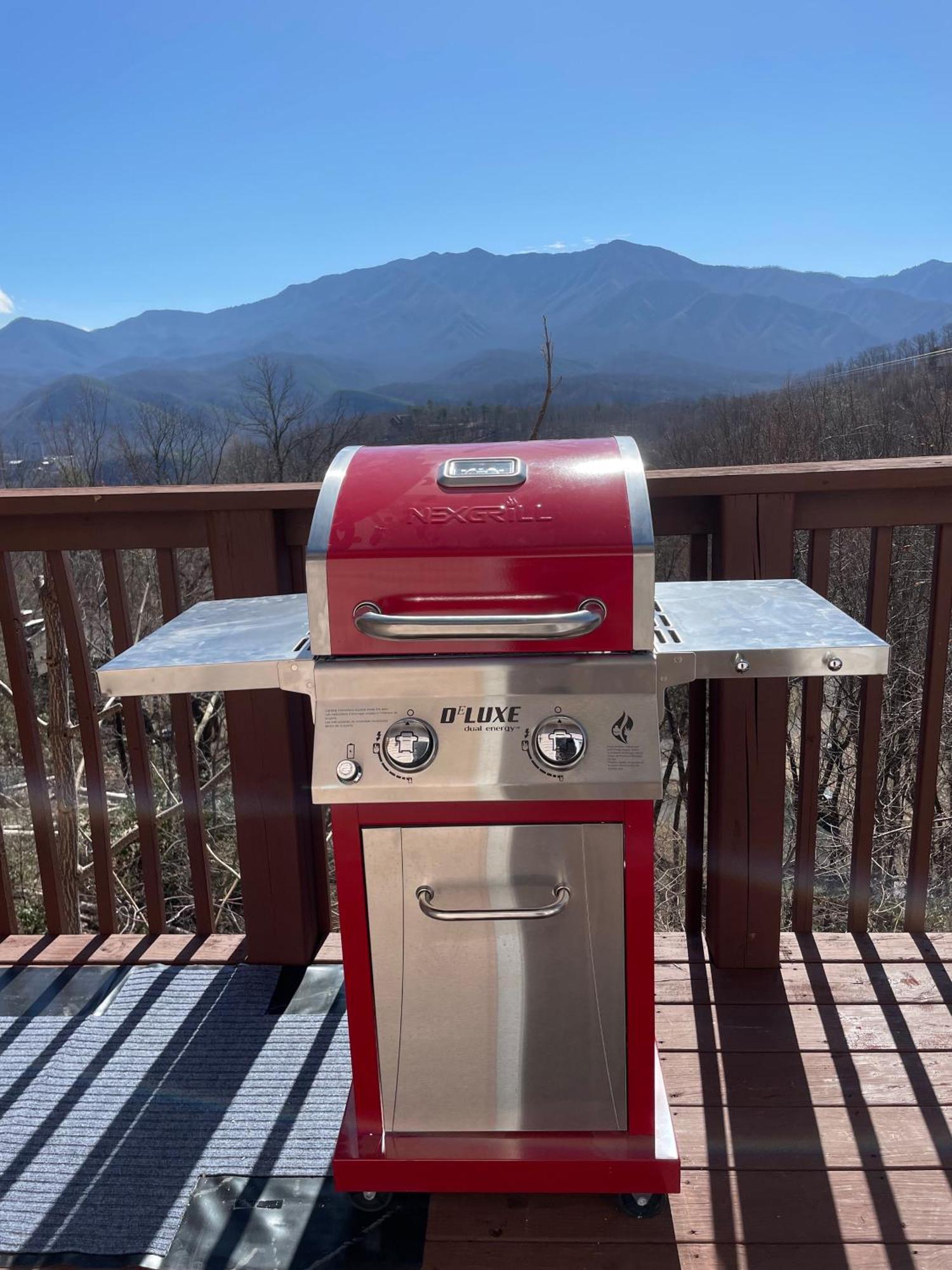 Heavenly View - Bear Themed Cabin, Hottub, Dog-Friendly, Near Gatlinburg Bagian luar foto